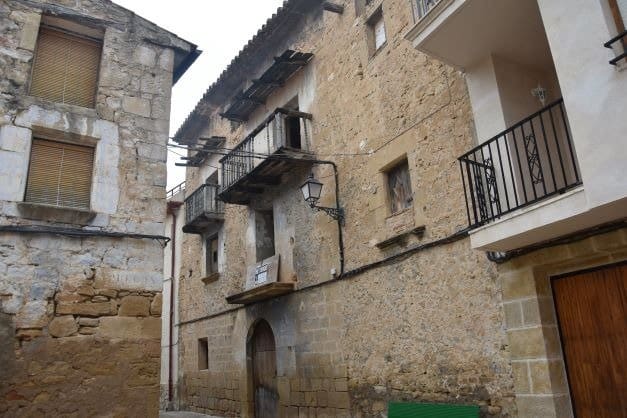 Townhouse for sale in Torre del Compte - € 100,000 (Ref: 9150210)