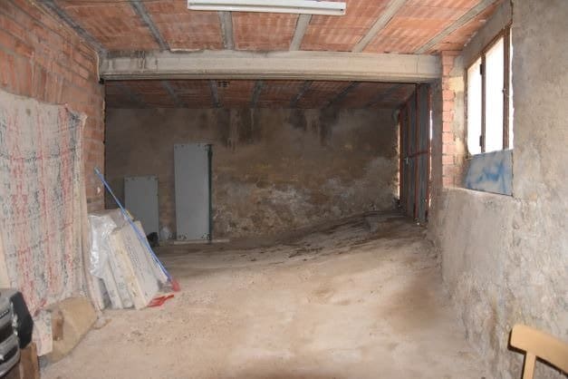 Townhouse for sale in Torre del Compte - € 100,000 (Ref: 9150210)