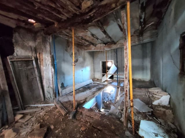 Ruin for sale in La Fresneda - € 93,750 (Ref: 9150215)