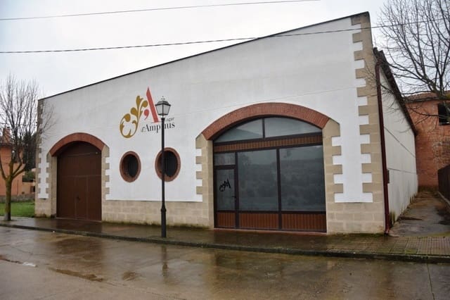 Commercial for sale in Arens de Lledó with garage - € 600,000 (Ref: 9150223)