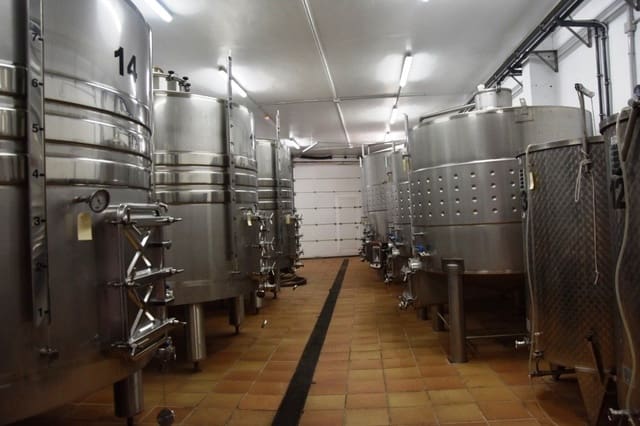 Commercial for sale in Arens de Lledó with garage - € 600,000 (Ref: 9150223)