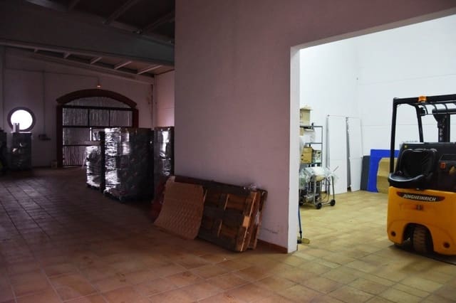 Commercial for sale in Arens de Lledó with garage - € 600,000 (Ref: 9150223)