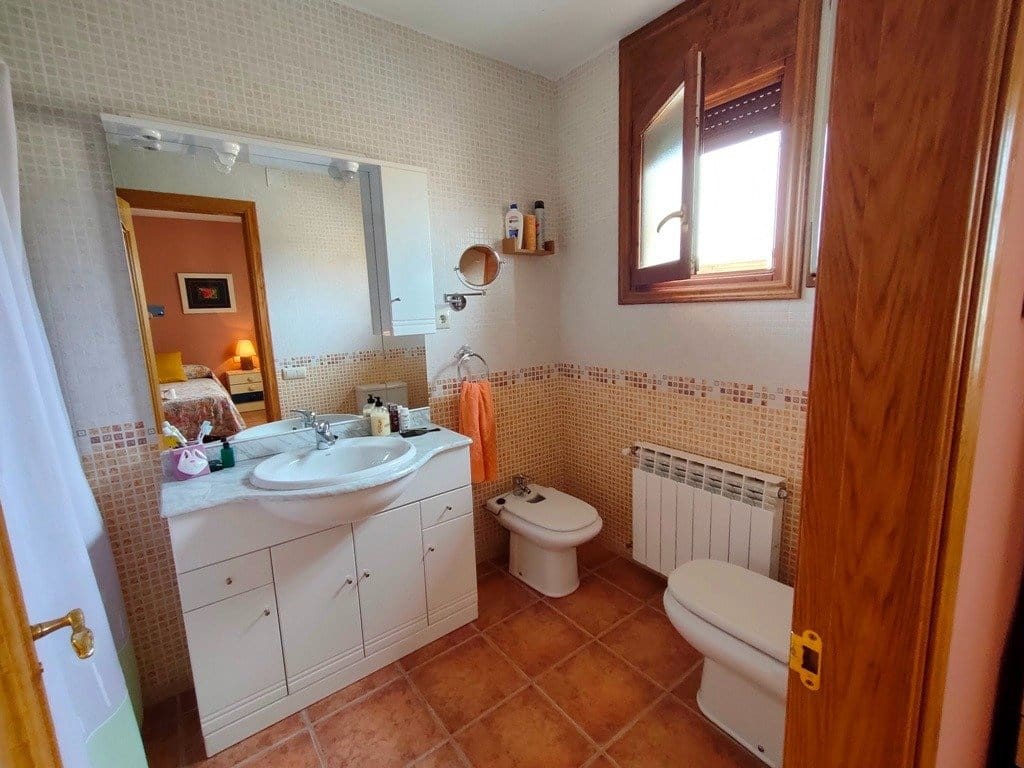 5 sypialnia Willa na sprzedaż w Monroyo z garażem - 250 000 € (Ref: 9150227)