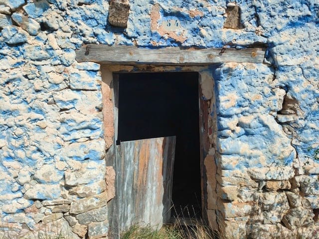 Finca/Casa Rural de 4 habitaciones en Peñarroya de Tastavins en venta - 60.000 € (Ref: 9150229)