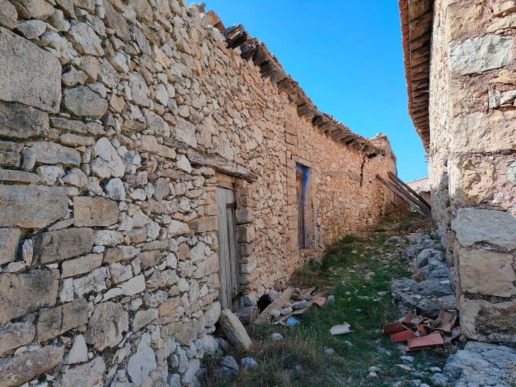 4 soveværelse Finca/Landehus til salg i Penarroya de Tastavins - € 60.000 (Ref: 9150229)