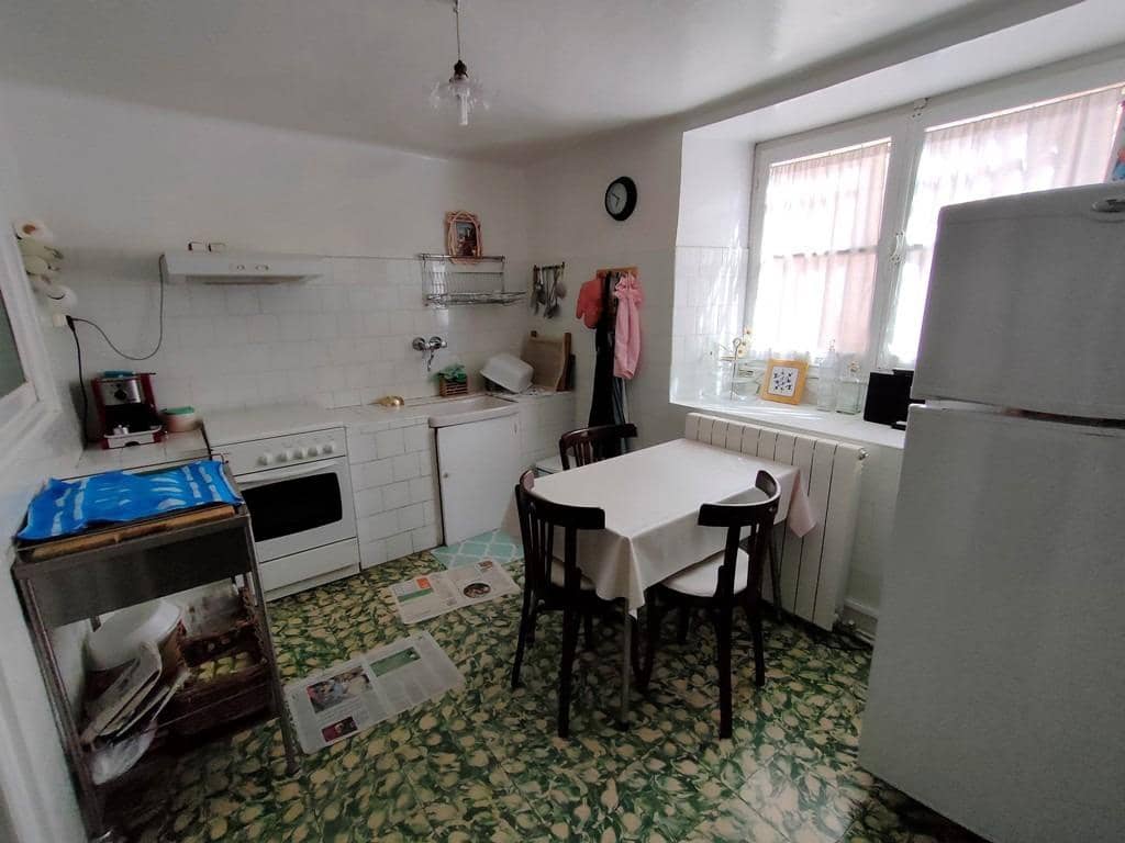 Casa de 6 habitaciones en Valjunquera en venta - 145.000 € (Ref: 9150232)