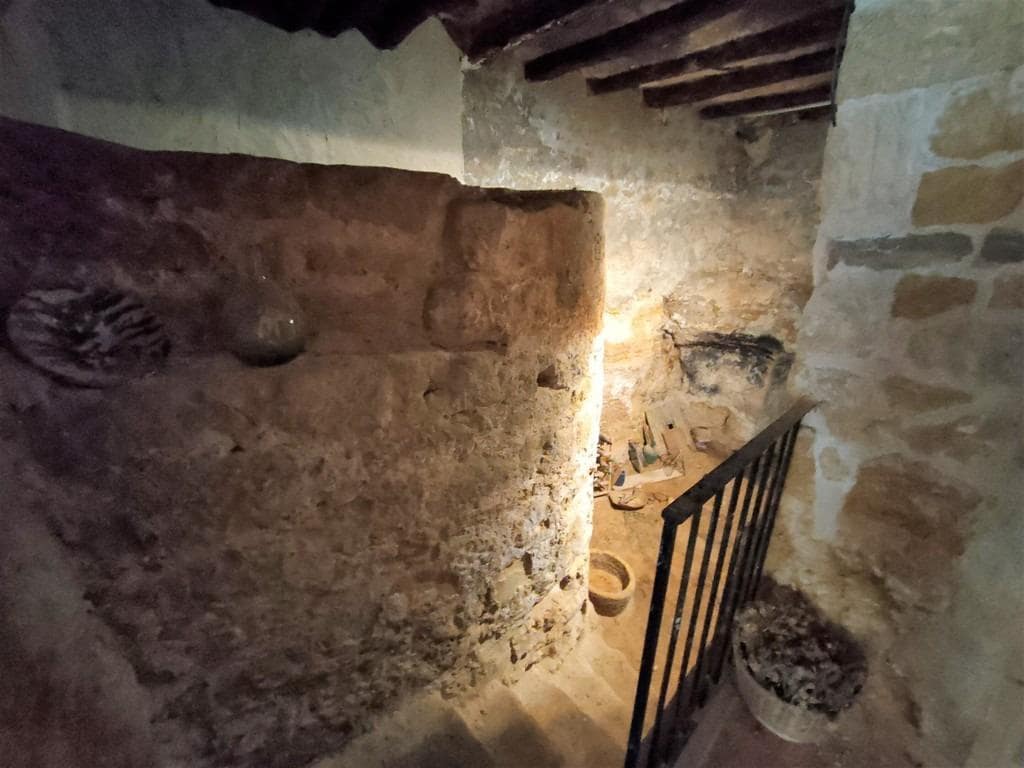 Casa de 6 habitaciones en Valjunquera en venta - 145.000 € (Ref: 9150232)