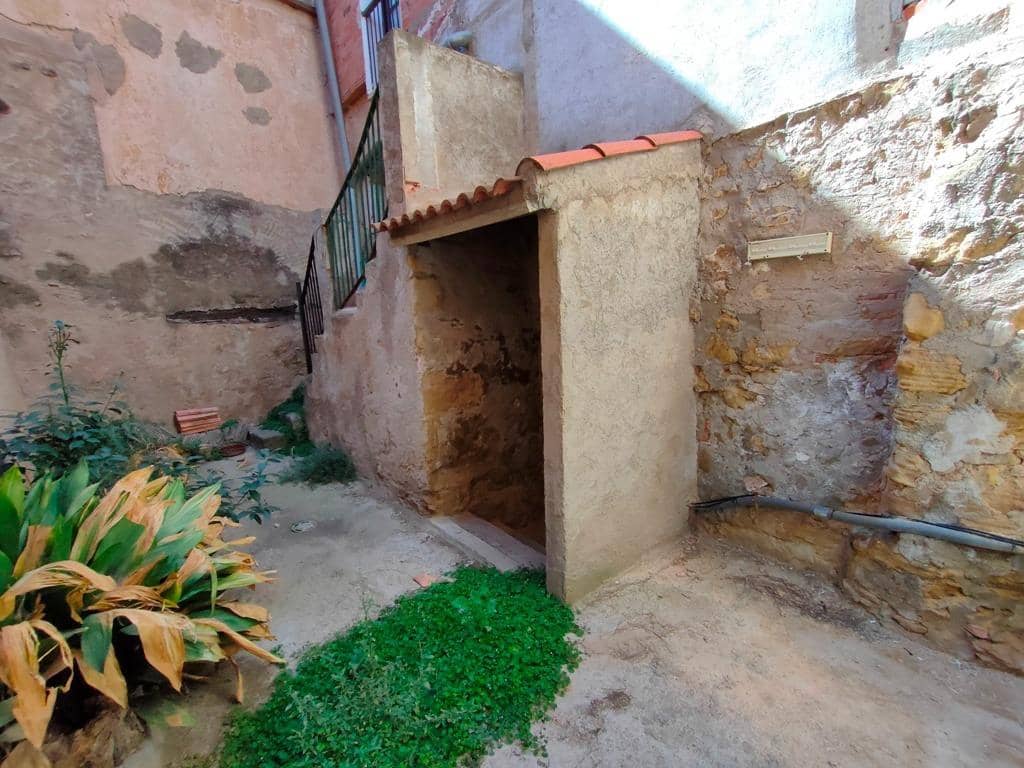 Casa de 6 habitaciones en Valjunquera en venta - 145.000 € (Ref: 9150232)