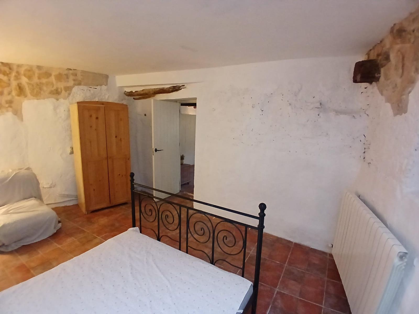 Casa de 6 habitaciones en Valjunquera en venta - 145.000 € (Ref: 9150232)