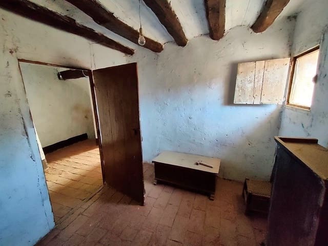 Townhouse for sale in La Portellada - € 36,000 (Ref: 9150236)