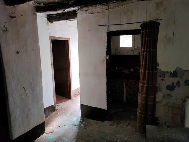 Townhouse for sale in La Portellada - € 36,000 (Ref: 9150236)