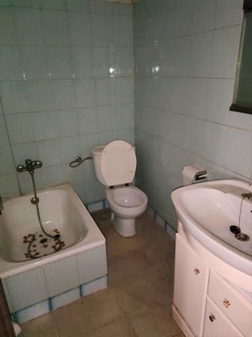 Townhouse for sale in La Portellada - € 36,000 (Ref: 9150236)