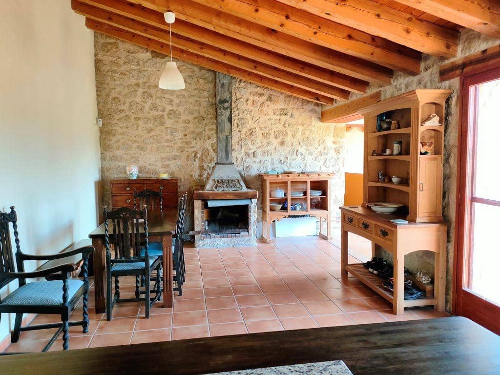 3 soveværelse Finca/Landehus til salg i Horta de Sant Joan med swimmingpool garage - € 330.000 (Ref: 9150246)