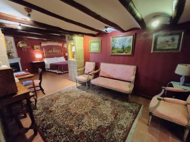 6 soveværelse Byhus til salg i Valderrobres - € 590.000 (Ref: 9150251)