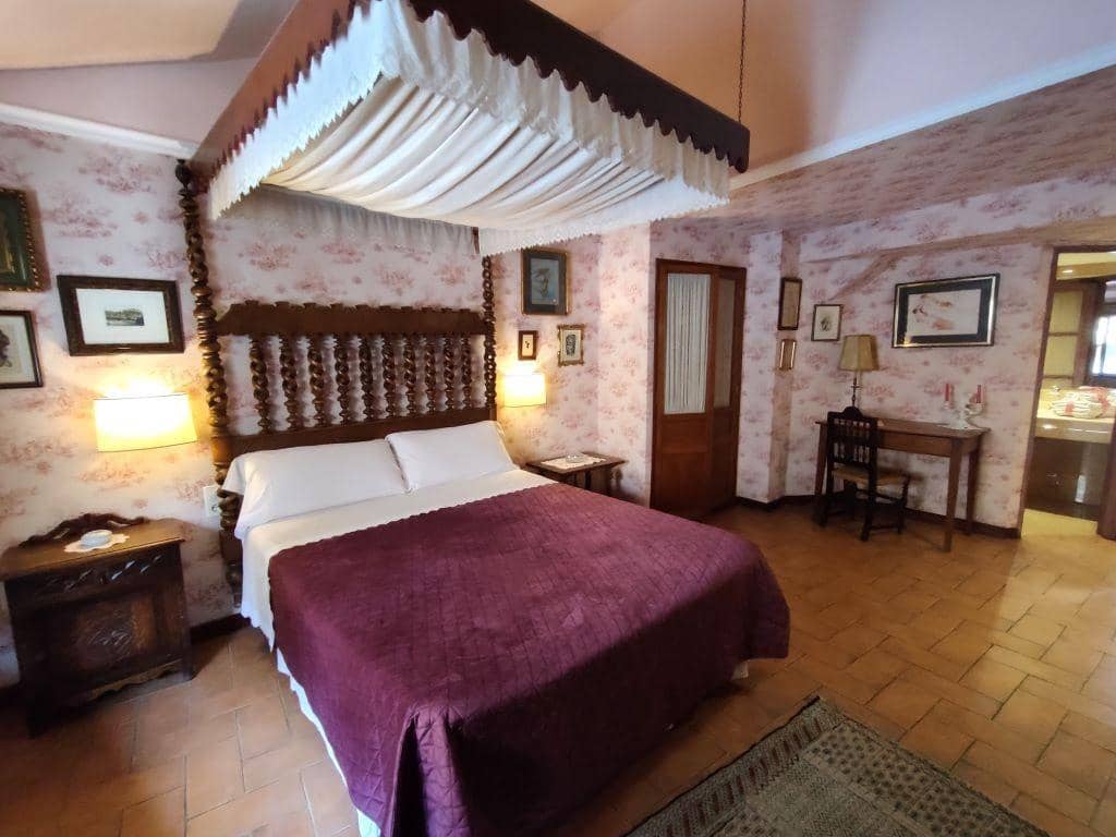 6 soveværelse Byhus til salg i Valderrobres - € 590.000 (Ref: 9150251)