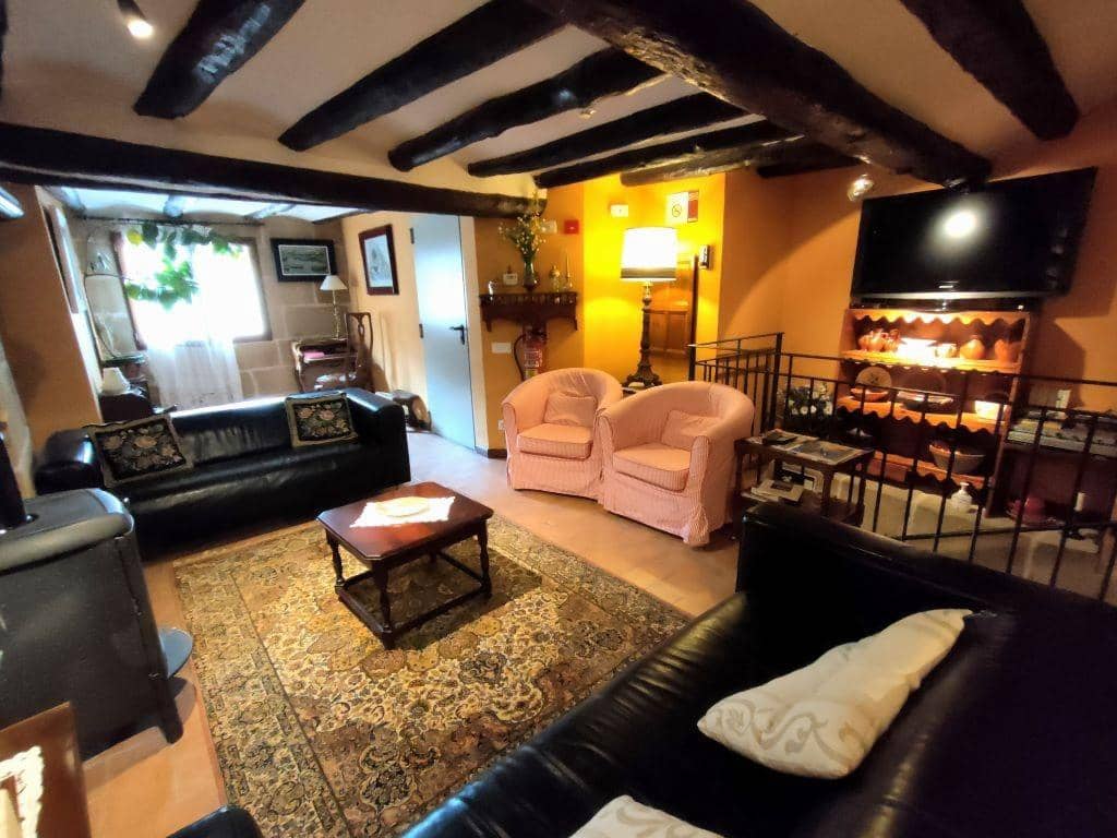 6 soveværelse Byhus til salg i Valderrobres - € 590.000 (Ref: 9150251)