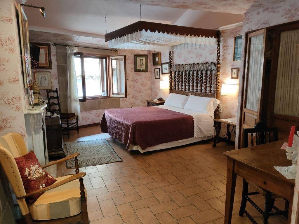 6 soveværelse Byhus til salg i Valderrobres - € 590.000 (Ref: 9150251)