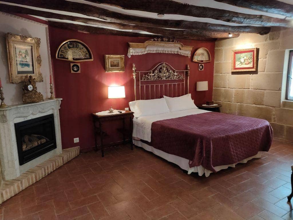 6 soveværelse Byhus til salg i Valderrobres - € 590.000 (Ref: 9150251)