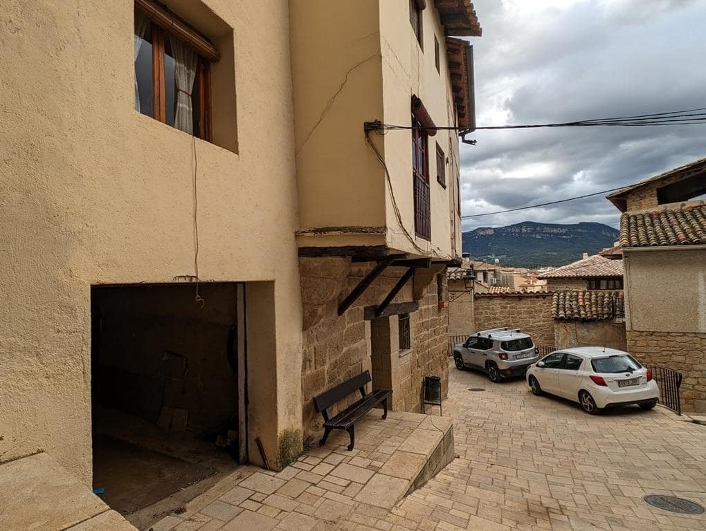 5 soveværelse Byhus til salg i Valderrobres med garage - € 110.000 (Ref: 9150254)