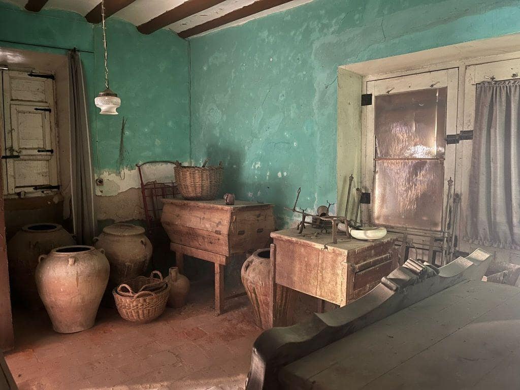 8 soveværelse Byhus til salg i Valjunquera - € 74.000 (Ref: 9150255)