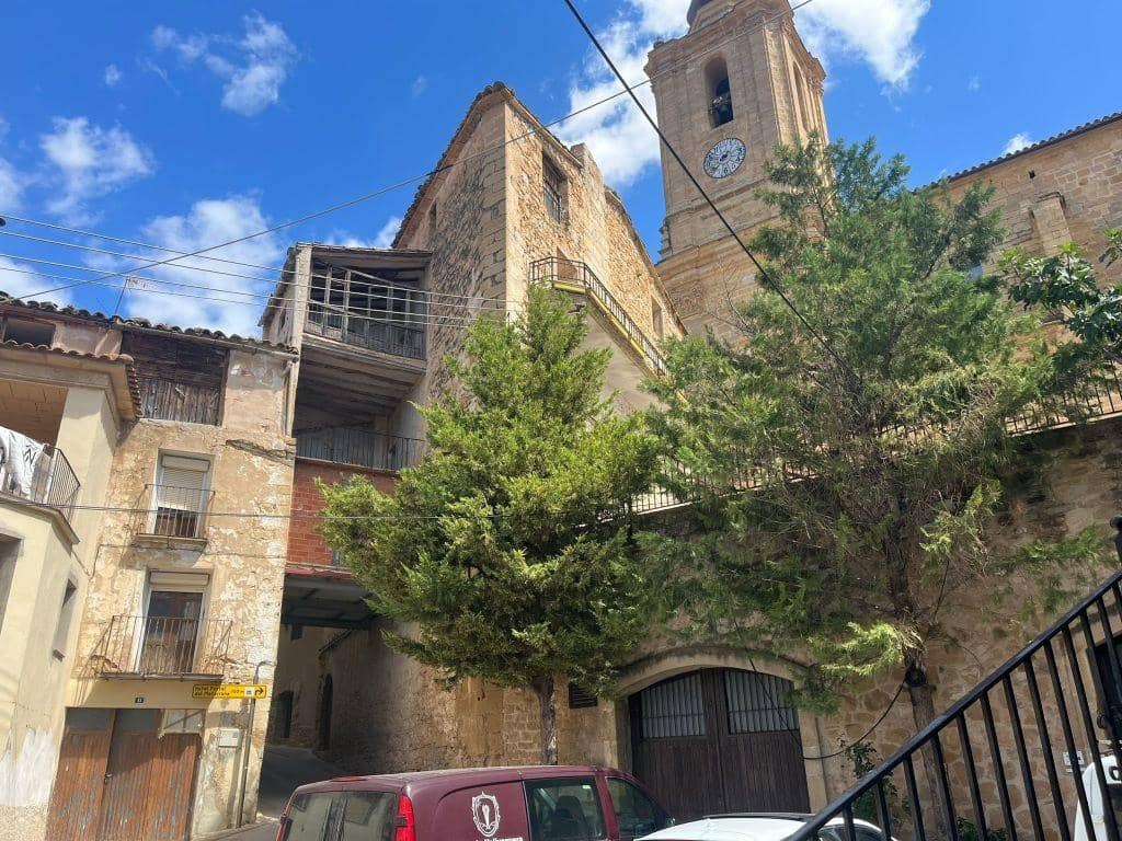 8 soveværelse Byhus til salg i Valjunquera - € 74.000 (Ref: 9150255)