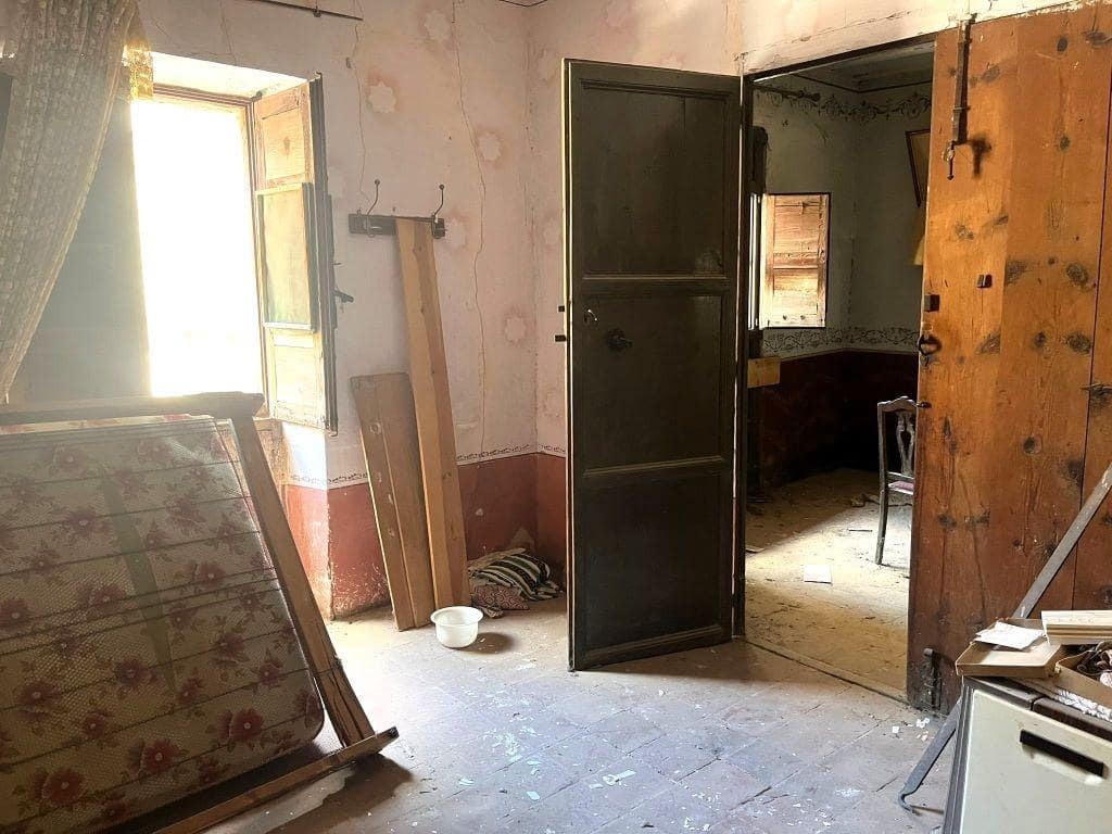 8 soveværelse Byhus til salg i Valjunquera - € 74.000 (Ref: 9150255)