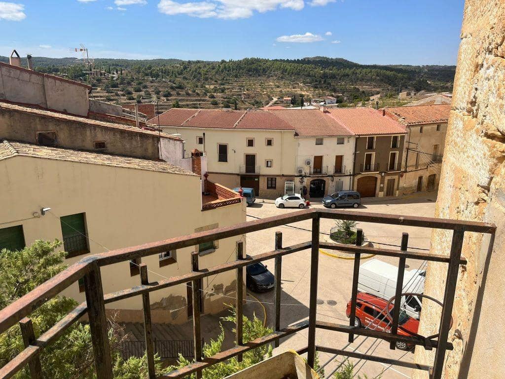 8 soveværelse Byhus til salg i Valjunquera - € 74.000 (Ref: 9150255)