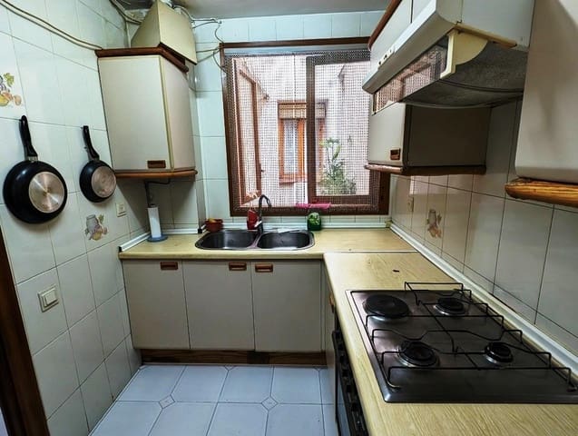 5 bedroom Townhouse for sale in Valderrobres - € 130,000 (Ref: 9150260)