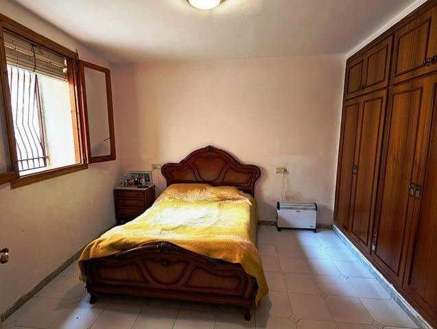 5 bedroom Townhouse for sale in Valderrobres - € 130,000 (Ref: 9150260)