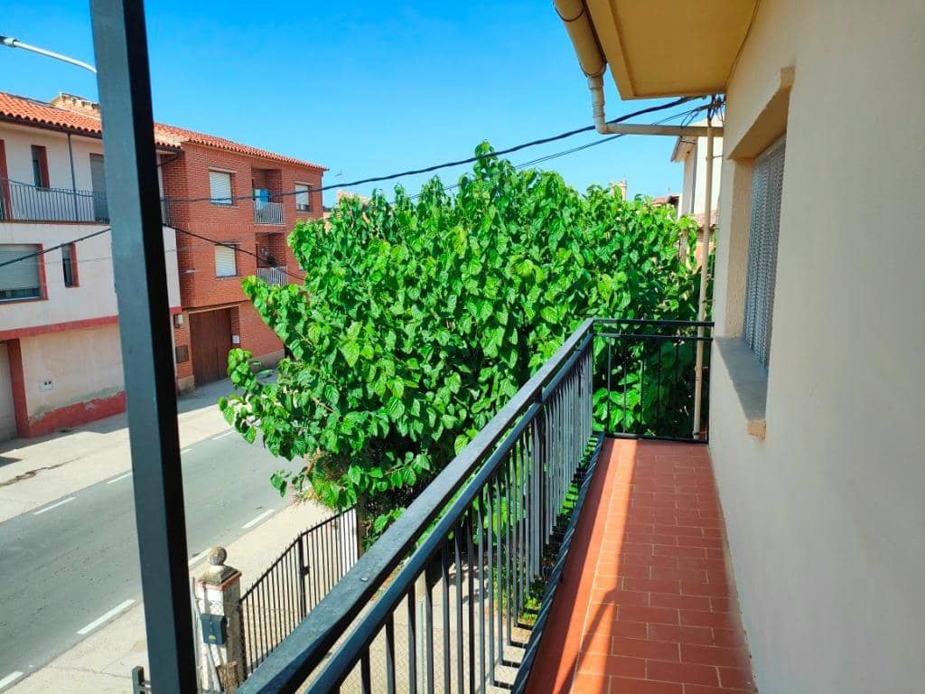 5 soveværelse Villa til salg i Cretas med garage - € 275.000 (Ref: 9150270)