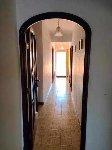 5 bedroom Villa for sale in Cretas with garage - € 275,000 (Ref: 9150270)