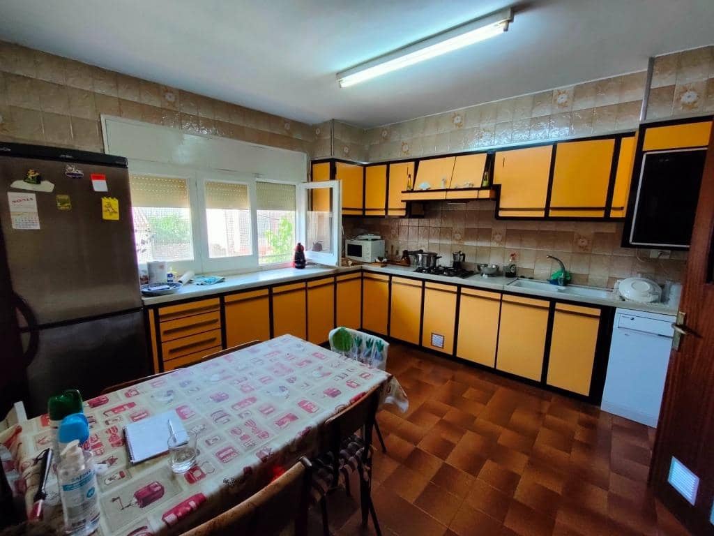 5 soveværelse Villa til salg i Cretas med garage - € 275.000 (Ref: 9150270)