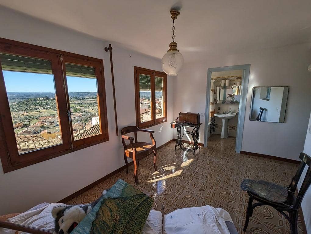 5 soveværelse Byhus til salg i Horta de Sant Joan - € 248.000 (Ref: 9150277)