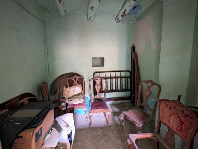 3 bedroom Townhouse for sale in La Portellada with garage - € 22,500 (Ref: 9150283)