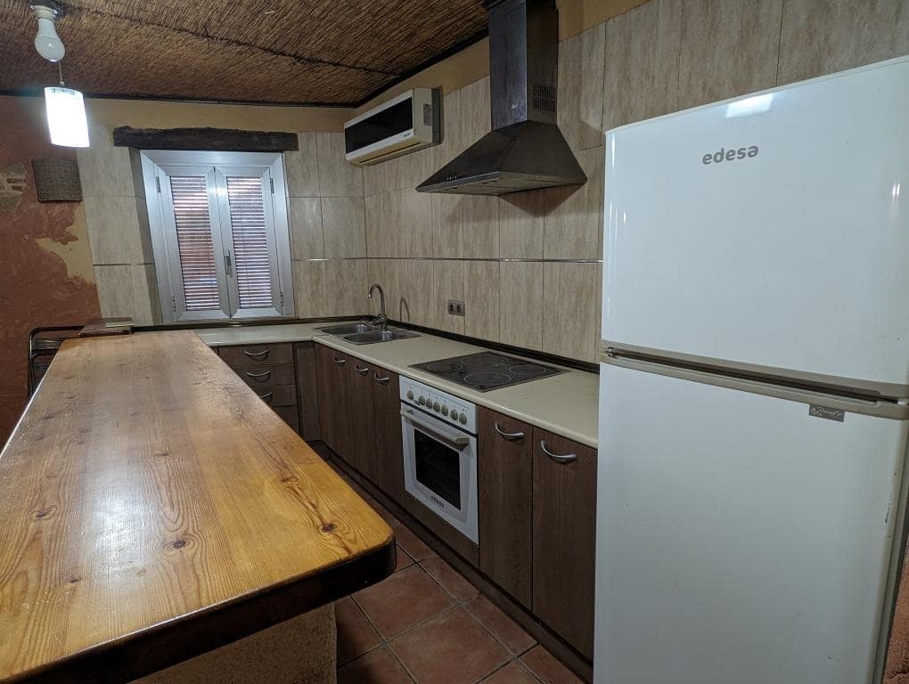 2 soveværelse Guesthouse/B & B til salg i Cretas - € 146.000 (Ref: 9150285)