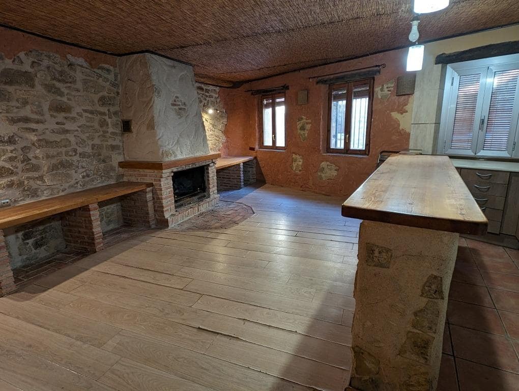 2 soveværelse Guesthouse/B & B til salg i Cretas - € 146.000 (Ref: 9150285)