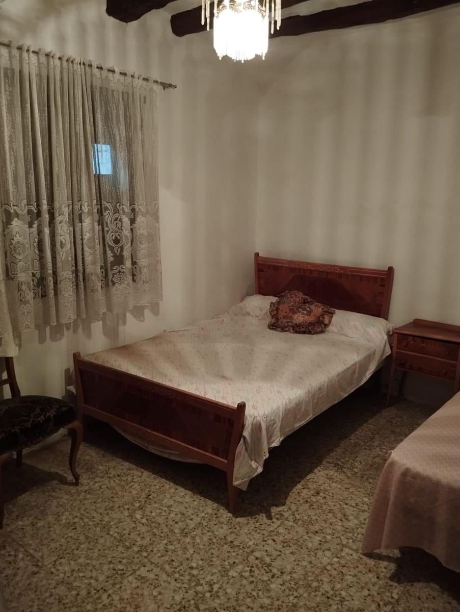 3 bedroom Townhouse for sale in Valdeltormo - € 55,000 (Ref: 9150297)