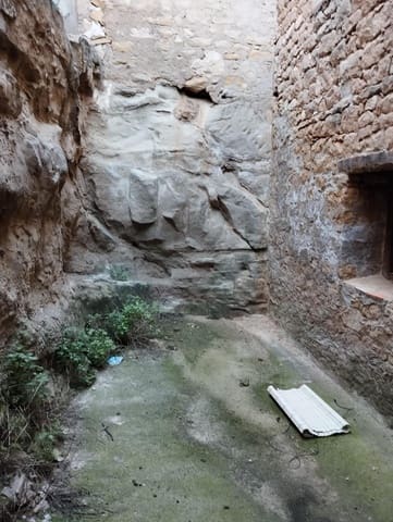 3 bedroom Townhouse for sale in Valdeltormo - € 55,000 (Ref: 9150297)