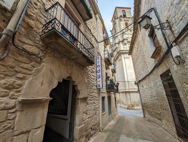 Casa de 3 habitaciones en Calaceite en venta - 130.000 € (Ref: 9150306)