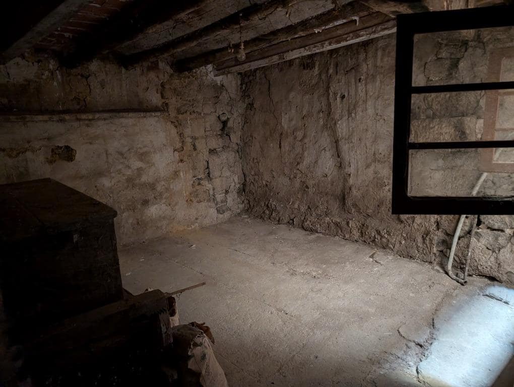 5 slaapkamer Huis te koop in Horta de Sant Joan - € 70.000 (Ref: 9150309)