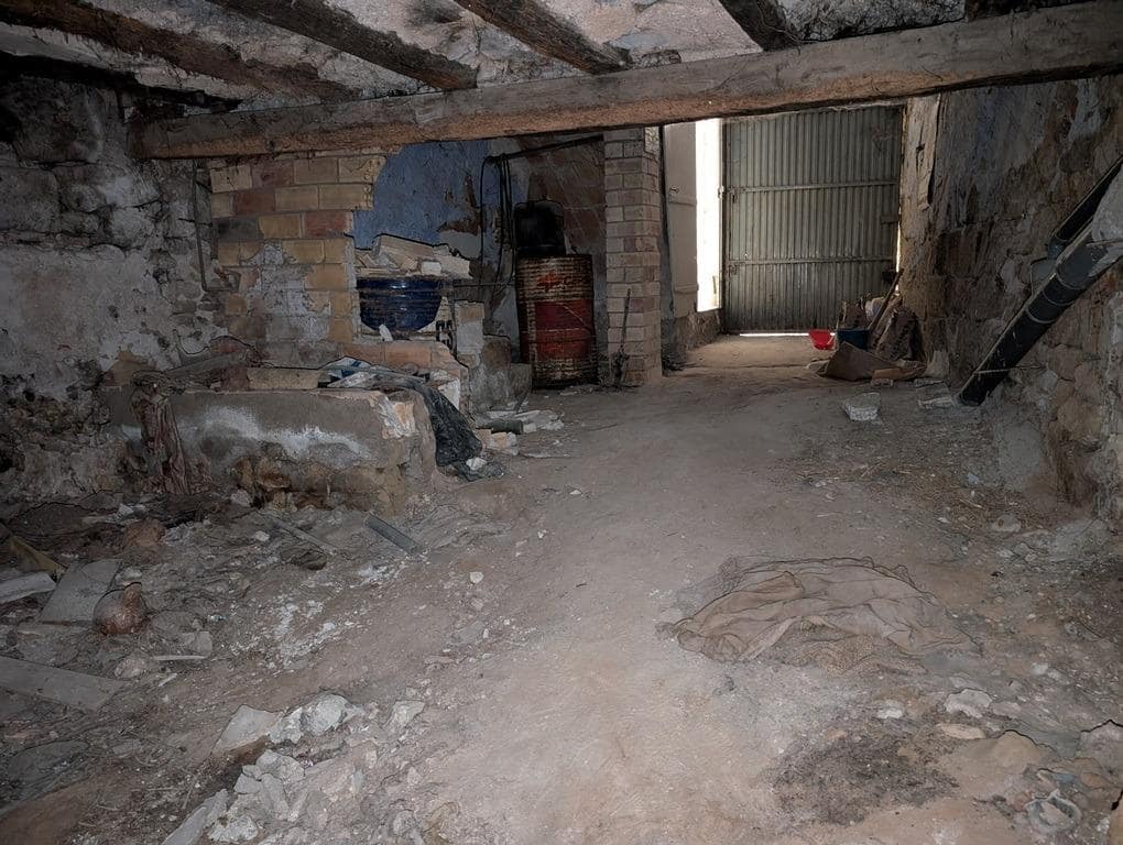 5 slaapkamer Huis te koop in Horta de Sant Joan - € 70.000 (Ref: 9150309)