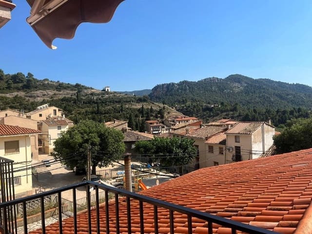 3 bedroom Flat for sale in Beceite with garage - € 135,000 (Ref: 9150312)