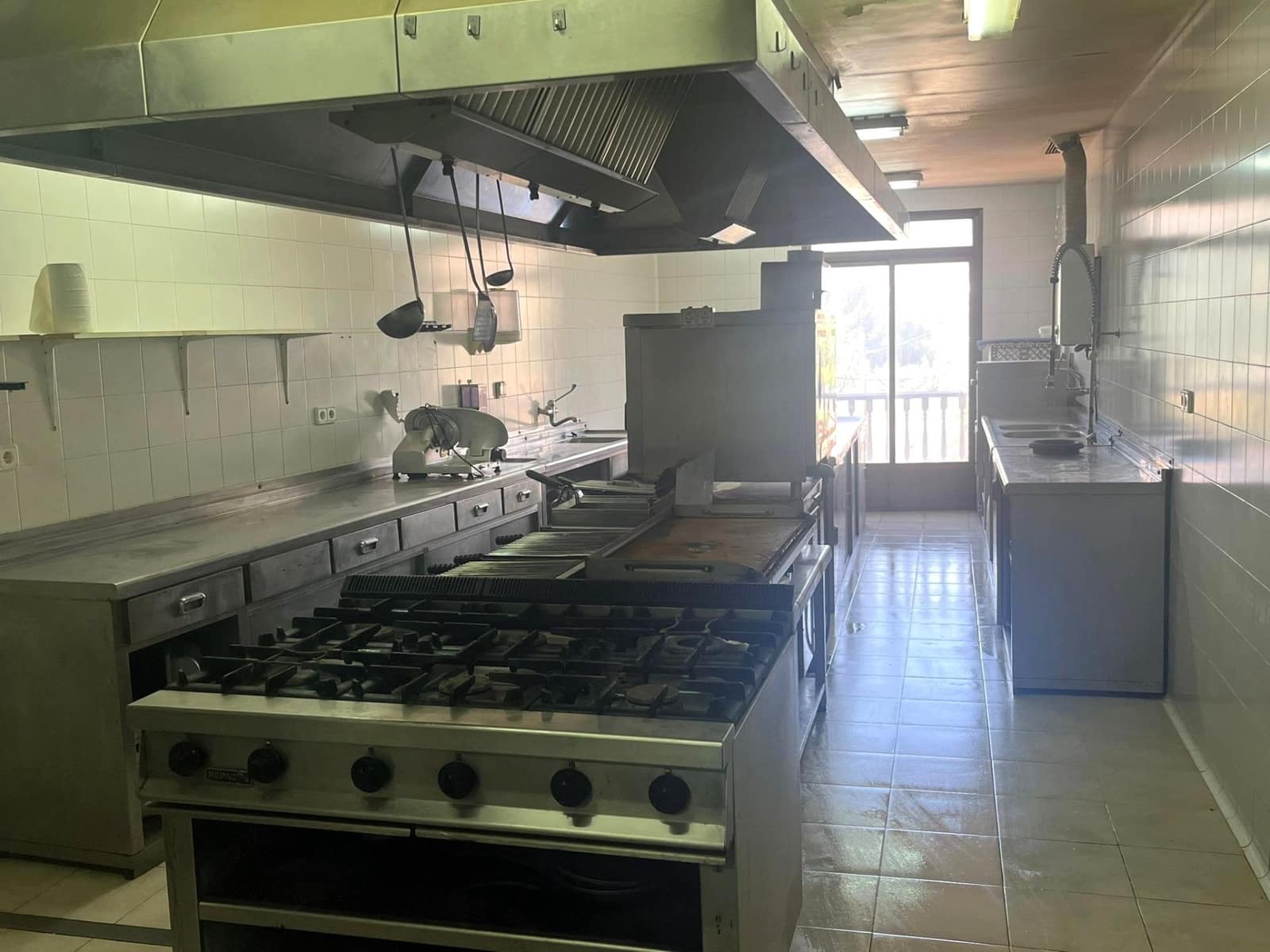 Erhverv til salg i Valderrobres - € 500.000 (Ref: 9150319)