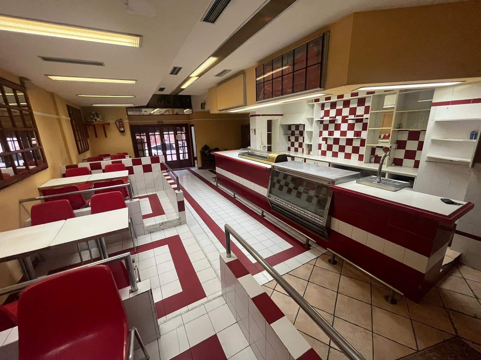 Erhverv til salg i Valderrobres - € 500.000 (Ref: 9150319)