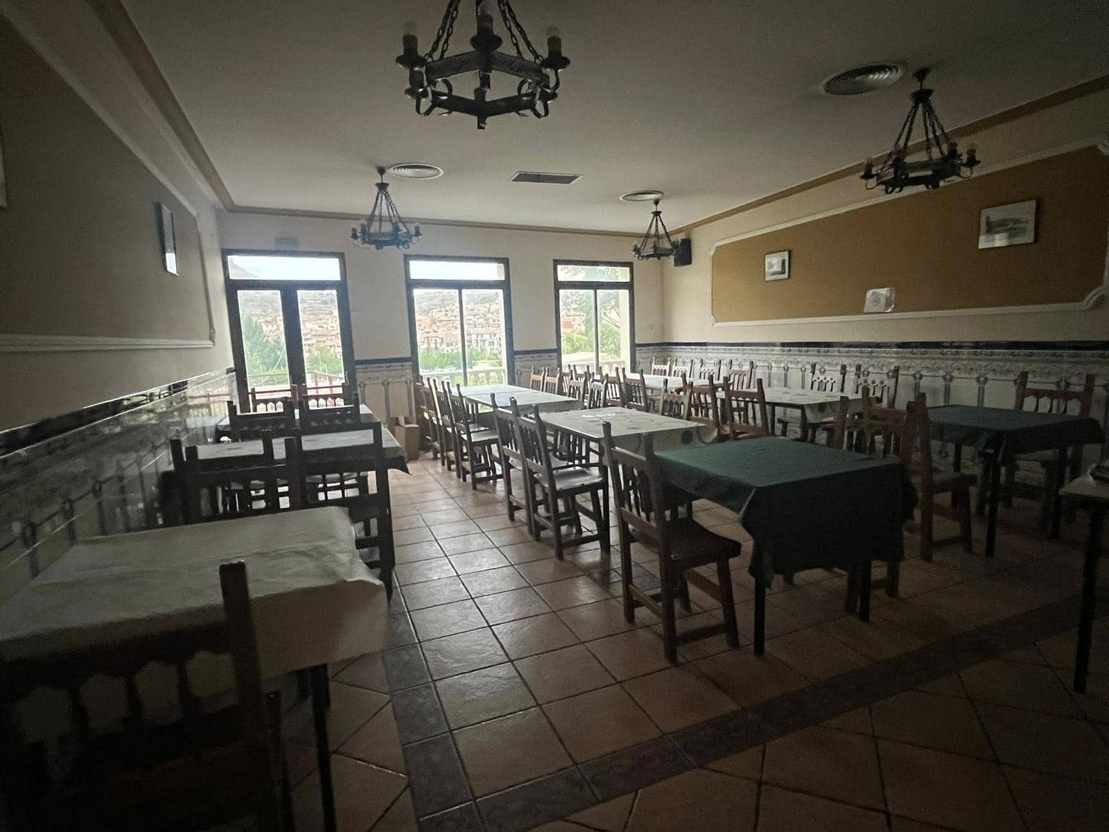 Erhverv til salg i Valderrobres - € 500.000 (Ref: 9150319)