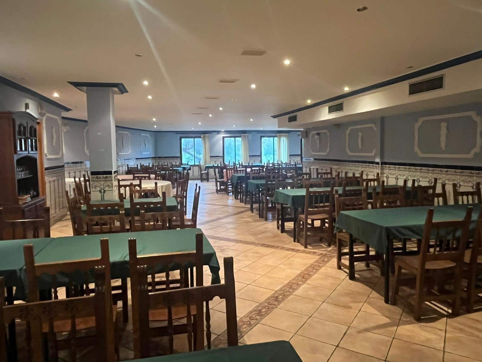 Erhverv til salg i Valderrobres - € 500.000 (Ref: 9150319)