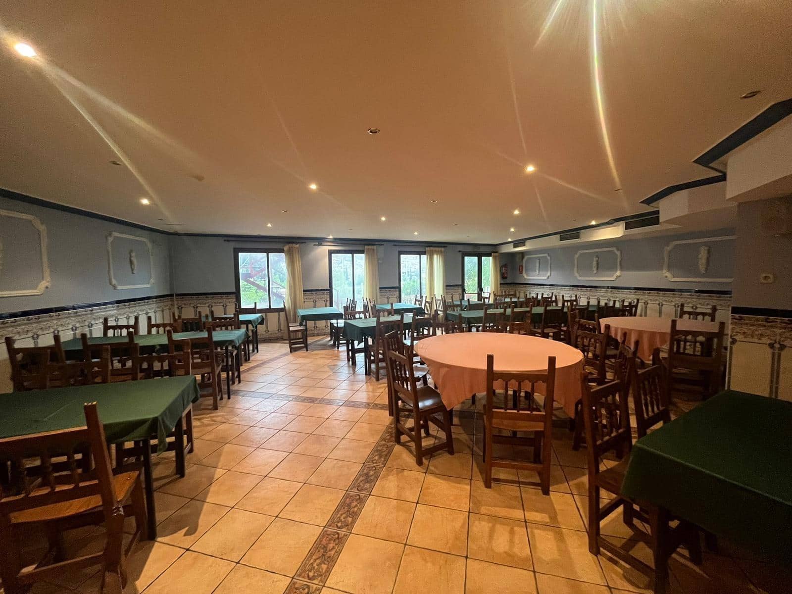 Erhverv til salg i Valderrobres - € 500.000 (Ref: 9150319)