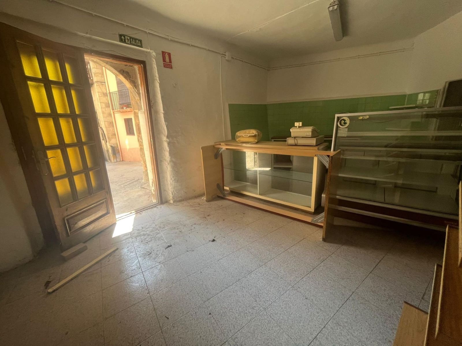 8 slaapkamer Huis te koop in Penarroya de Tastavins met garage - € 180.000 (Ref: 9150324)