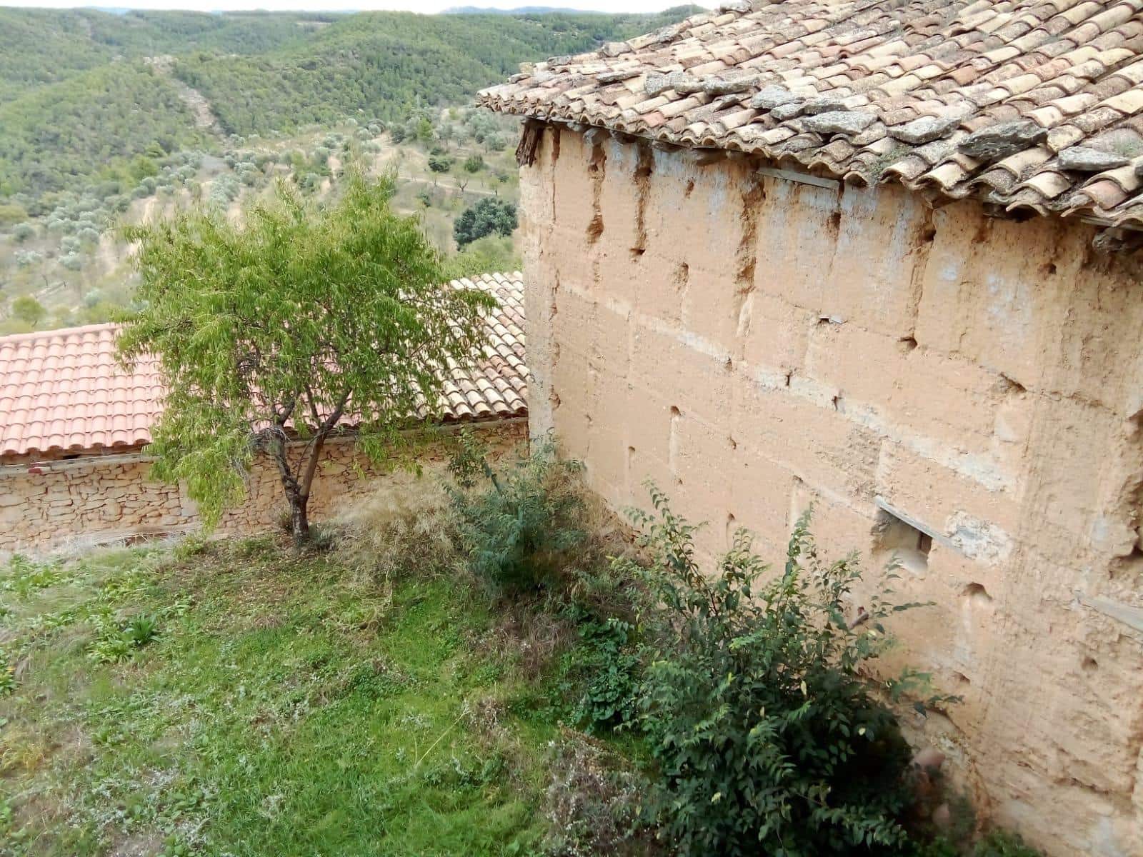 Ruin for sale in Fornoles - € 30,000 (Ref: 9150331)