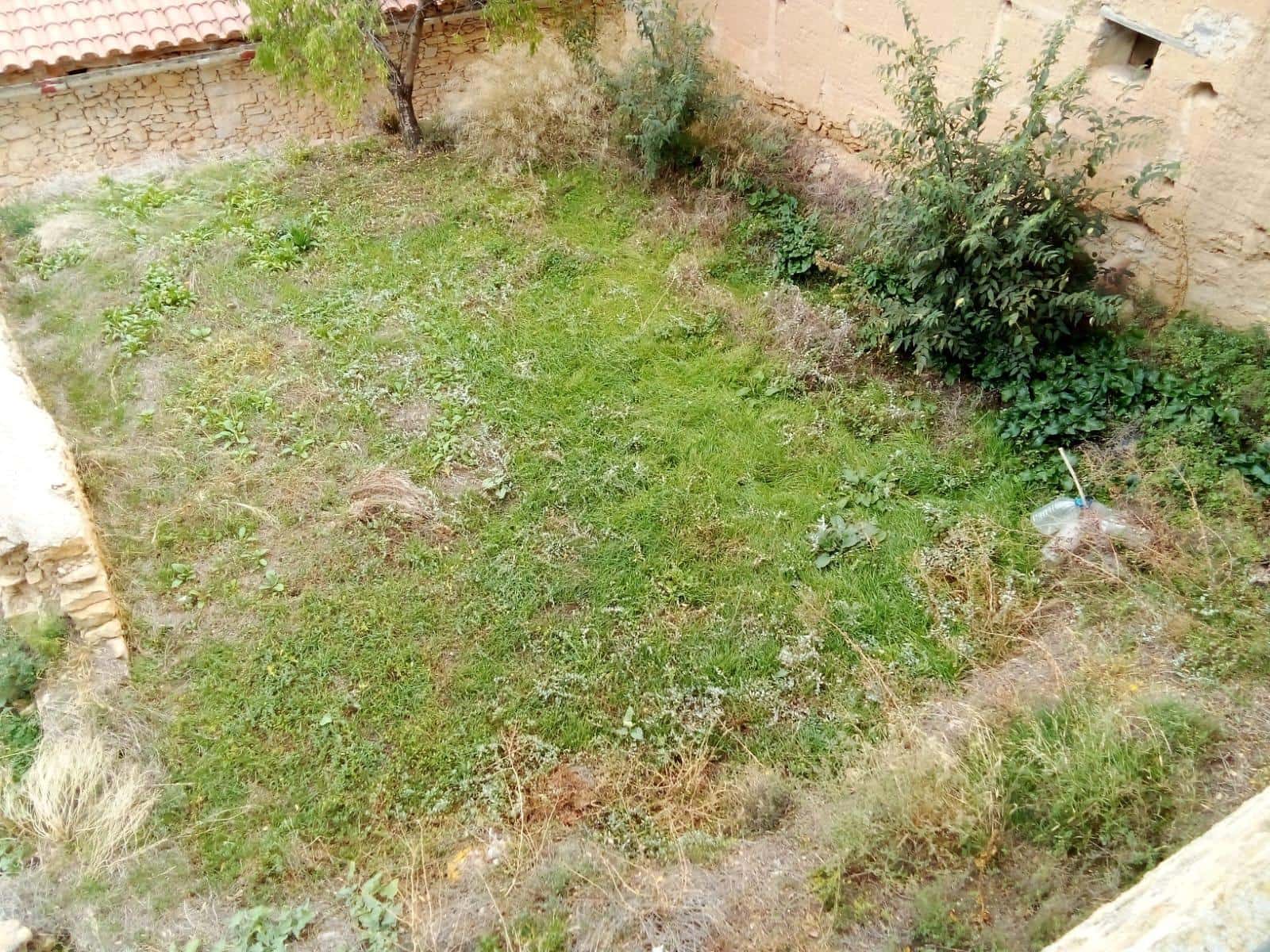 Ruin for sale in Fornoles - € 30,000 (Ref: 9150331)